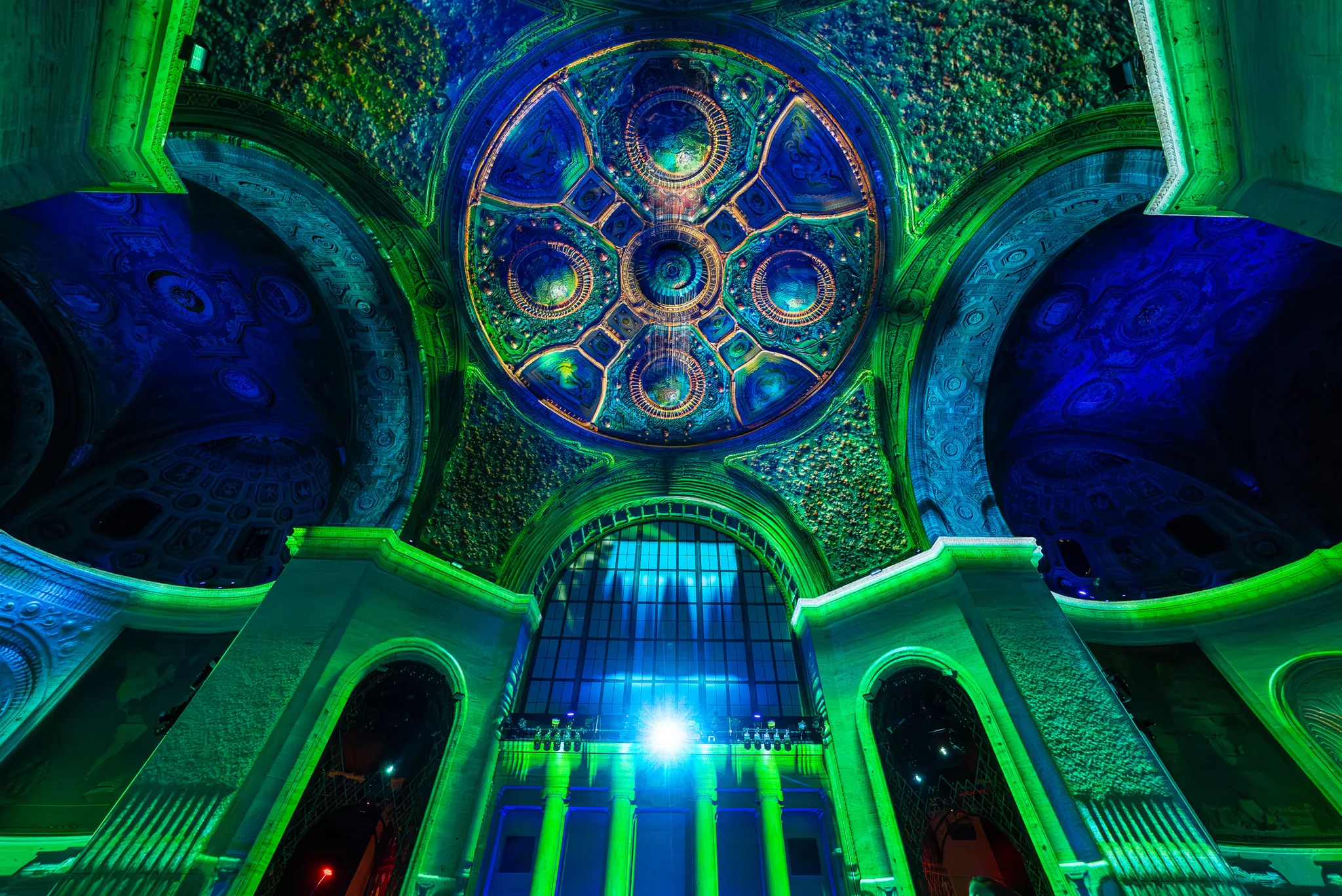 Moment Factory 如何使用 ComfyUI 在建筑尺度重新定义 3D 投影映射