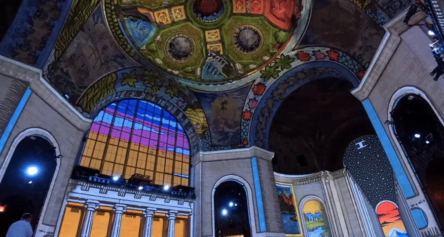 Moment Factory 建筑投影映射